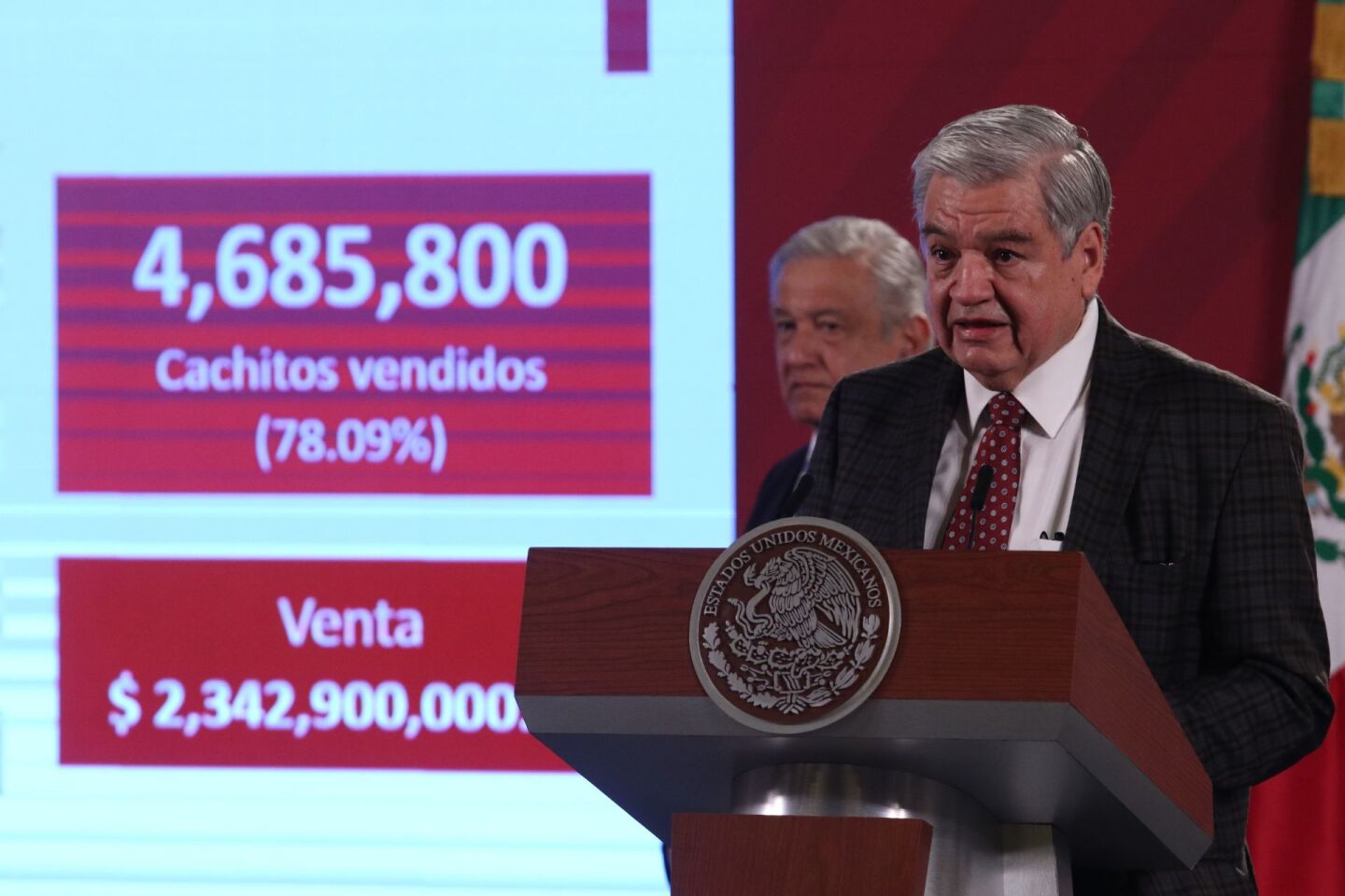 Ernesto Prieto Ortega durante la conferencia de prensa donde se expusieron los resultado del sorte del avión presidencial.