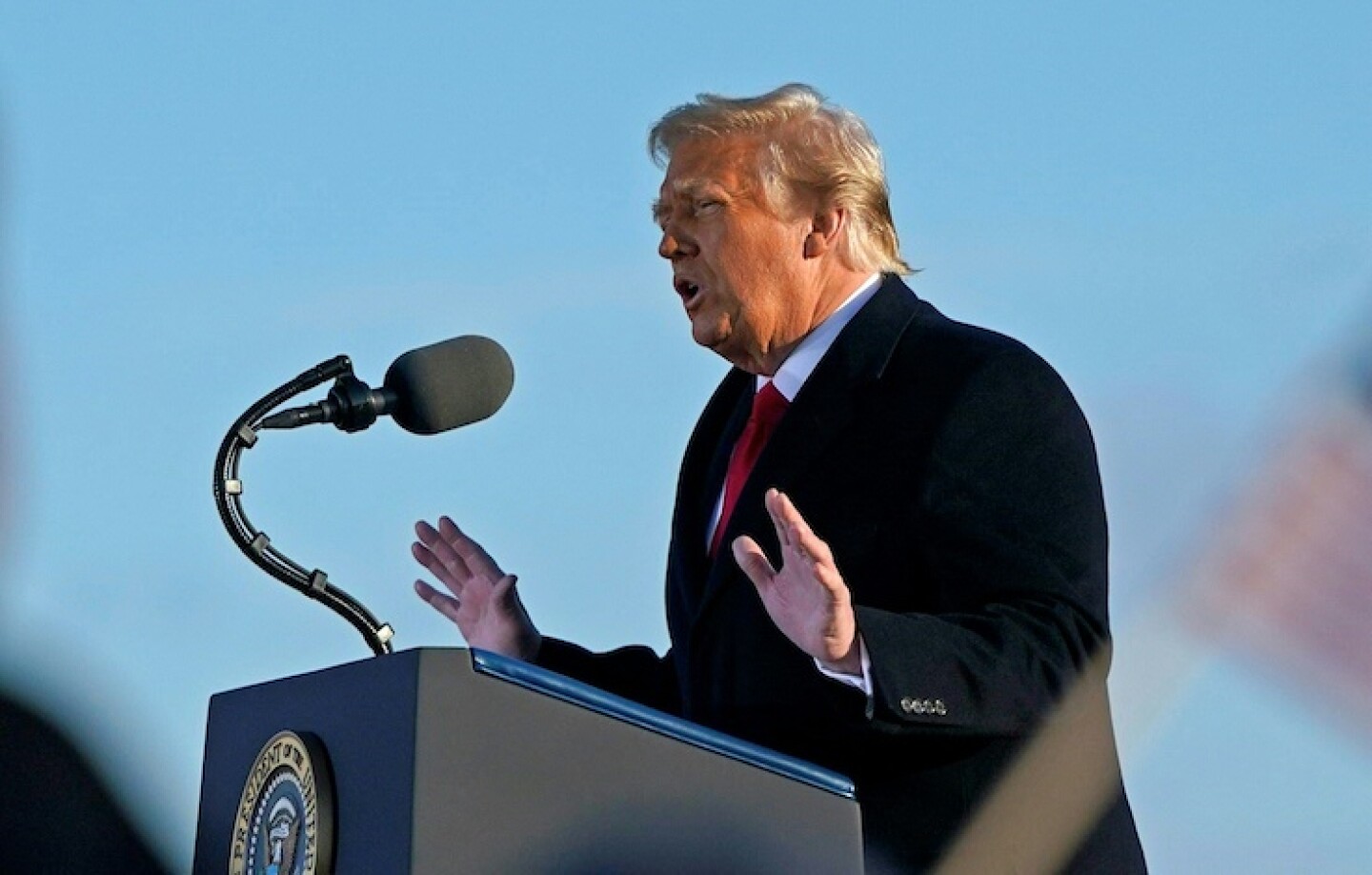 US-POLITICS-DEPARTURE-TRUMP