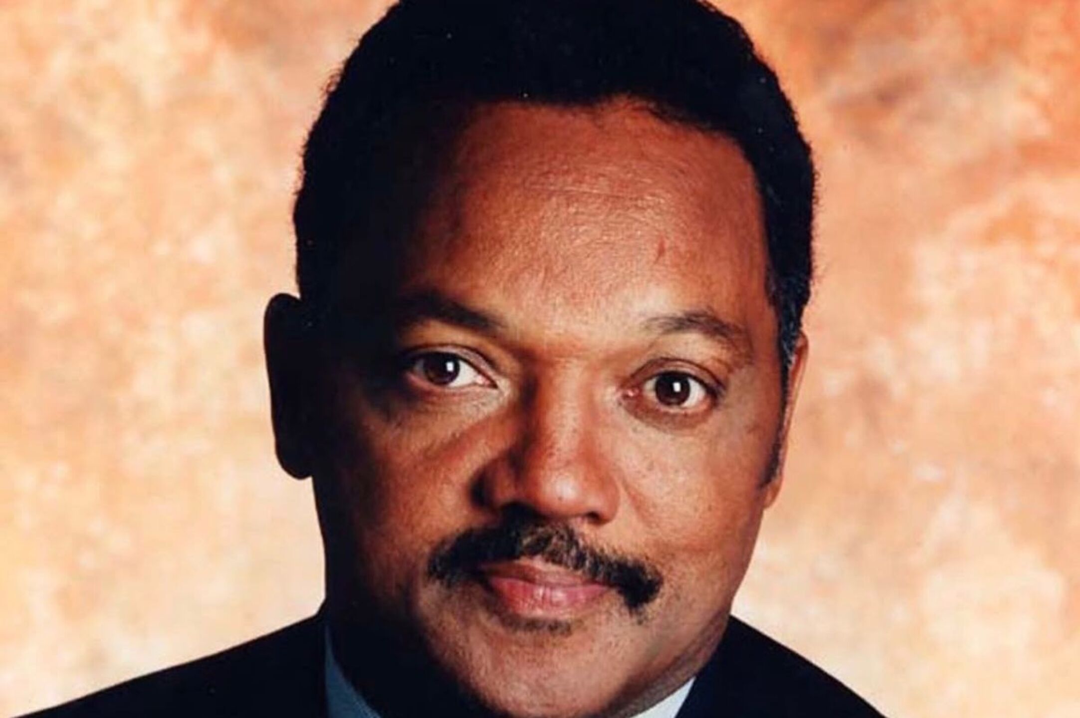 Jesse Jackson, pionero político y aliado de Martin Luther King, muere