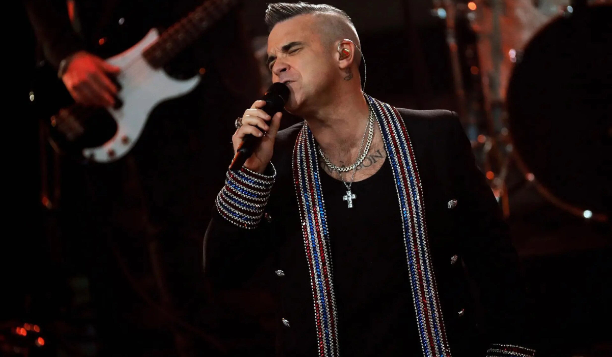 demanda-robbie-williams-angels (2).jpg