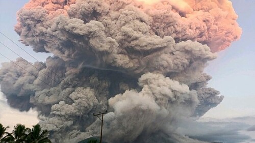 Volcán Lewotobi Laki-laki indonesia.jpg
