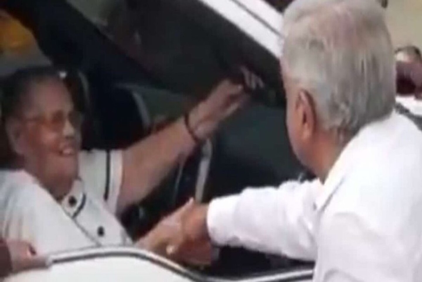 amlo-mama-chapo