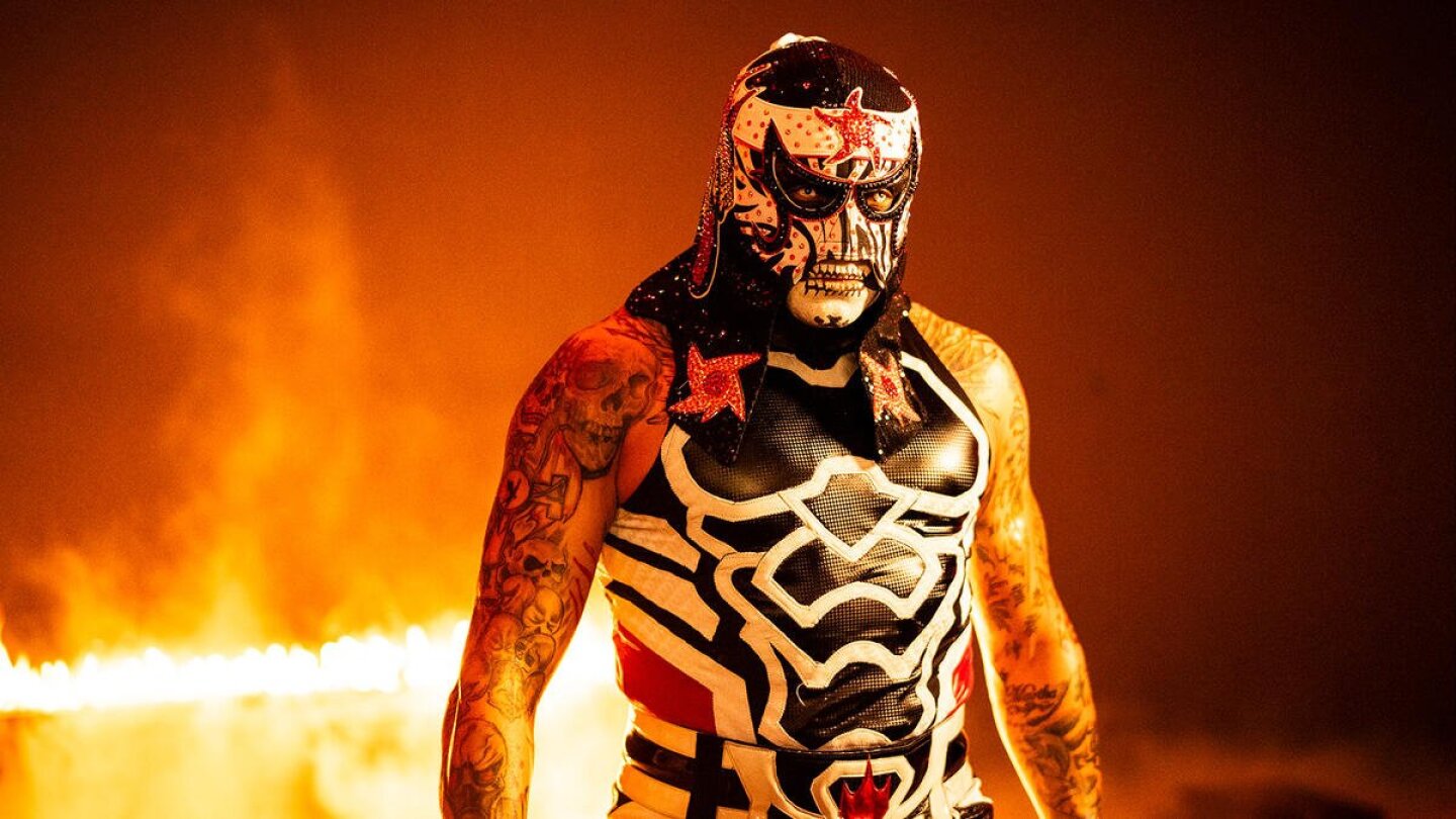 penta Zero miedo raw wwe hoy 24 de febrero Netfl.jpg