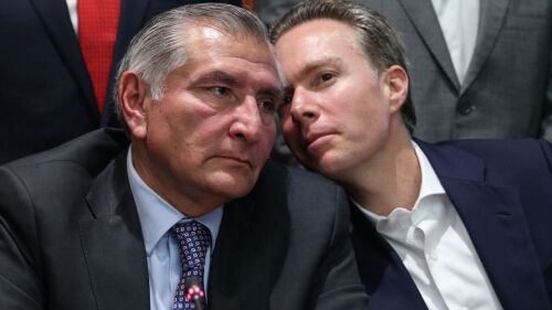 Adán Augusto y Manuel Velasco Coello durante reunión privada en la Cámara de senadores.
