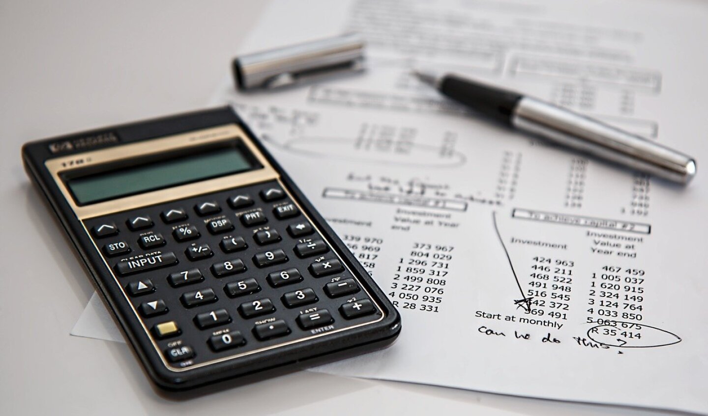 calculator-g8296eef8c_1280