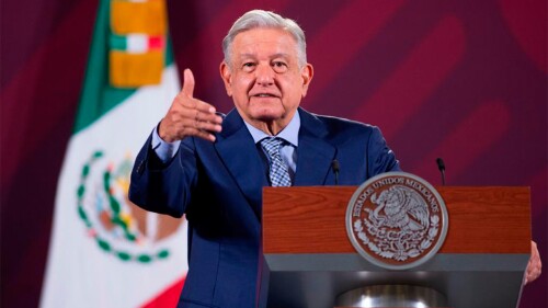 amlo-vallas-palacio-nacional-dia-internacional-mujer-marcha-8m