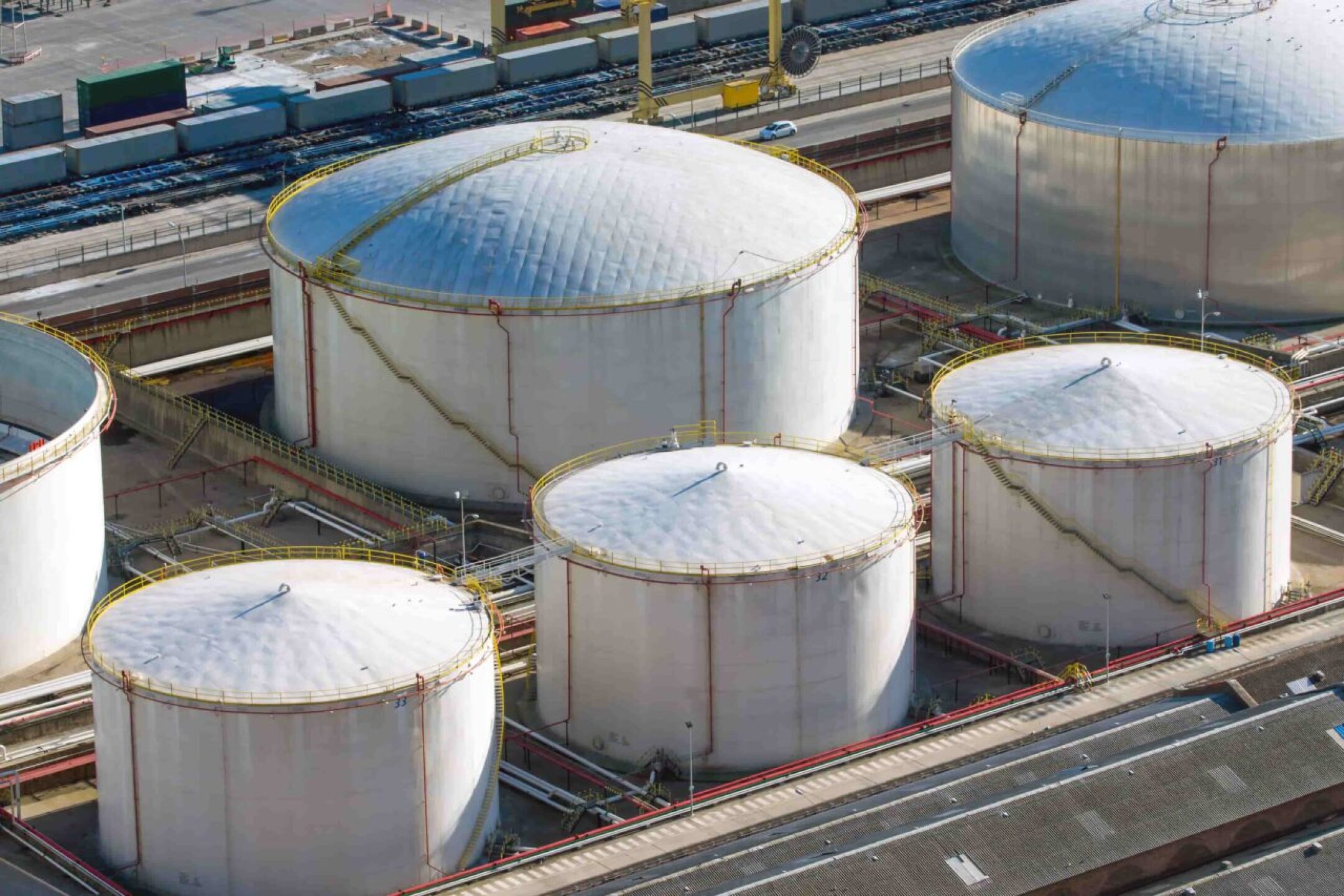 white-gas-storage-tanks-2022-12-17-03-42-52-utc-1280x853