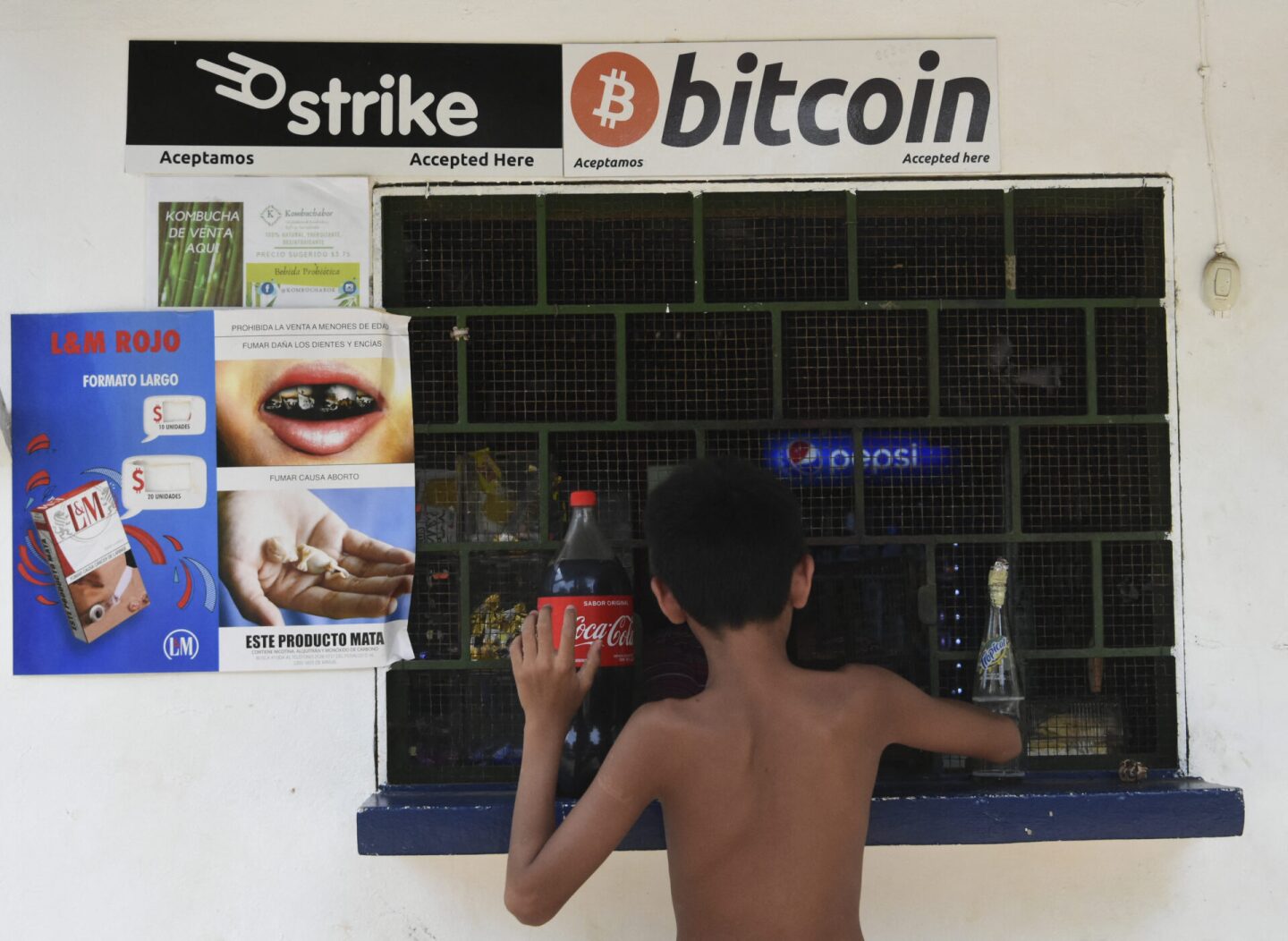 EL SALVADOR-ECONOMY-BITCOIN