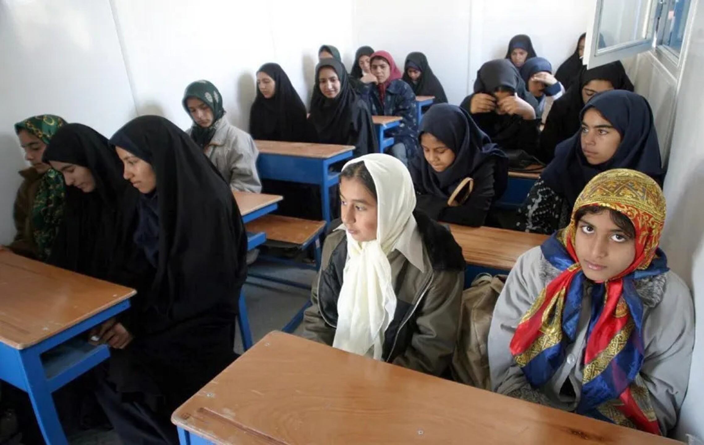 envenenamiento-ninas-iran-2