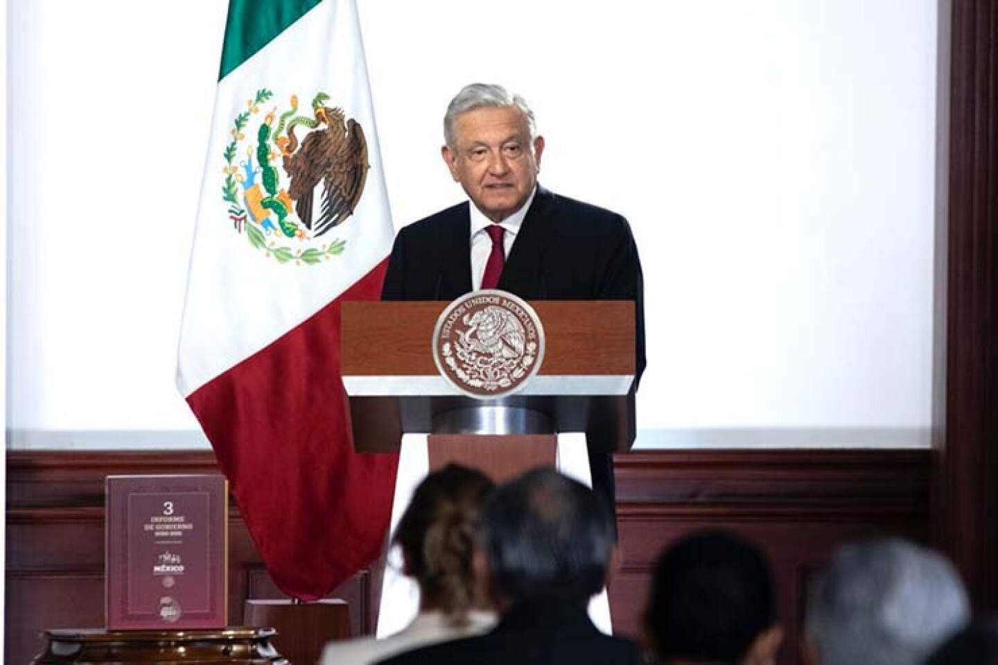 Salud y economía, lo más criticado en Tercer Informe de AMLO