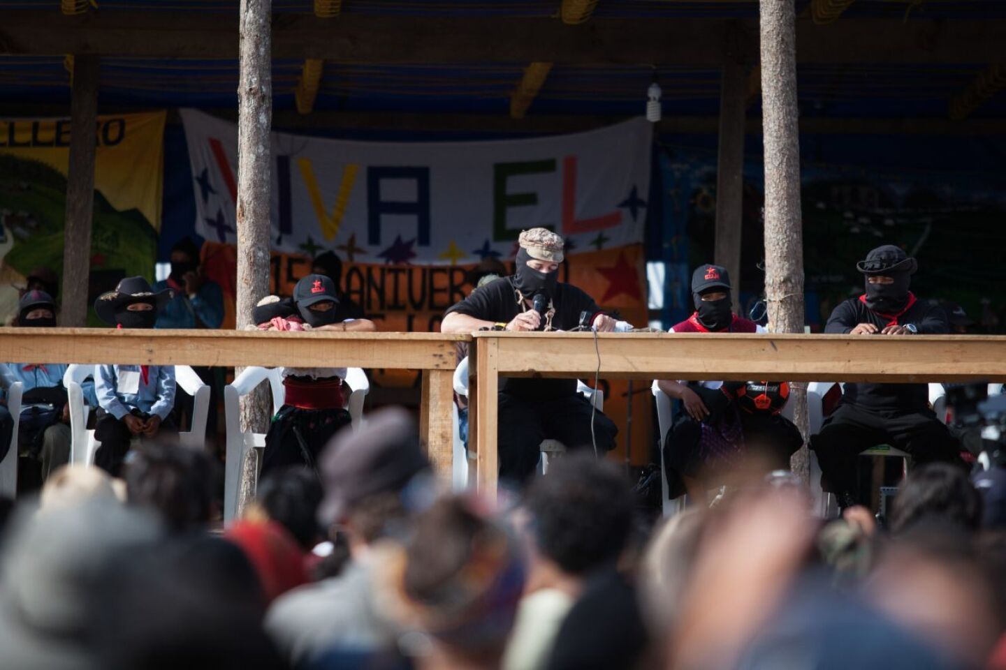 ALTAMIRANO, CHIAPAS,  09AGOSTO2018.- En el Caracol de Morelia se realizó la celebración de los 15 años de la creación de los Caracoles Zapatistas, estructuras de organización civil autónoma del movimiento rebelde en el sureste mexicano. La sociedad civil nacional e internacional junto a un número nutrido de comandantes y comandantas del EZLN se dieron cita encabezados por el Subcomandante Galeano, Subcomandante Moisés y el Comandante Zebedeo. El mensaje central de la comandancia fue para los hombres y mujeres bases de apoyo del movimiento indígena, invitándoles a cuidar la esperanza zapatista. FOTO: CARLOS OGAZ /CUARTOSCURO.COM