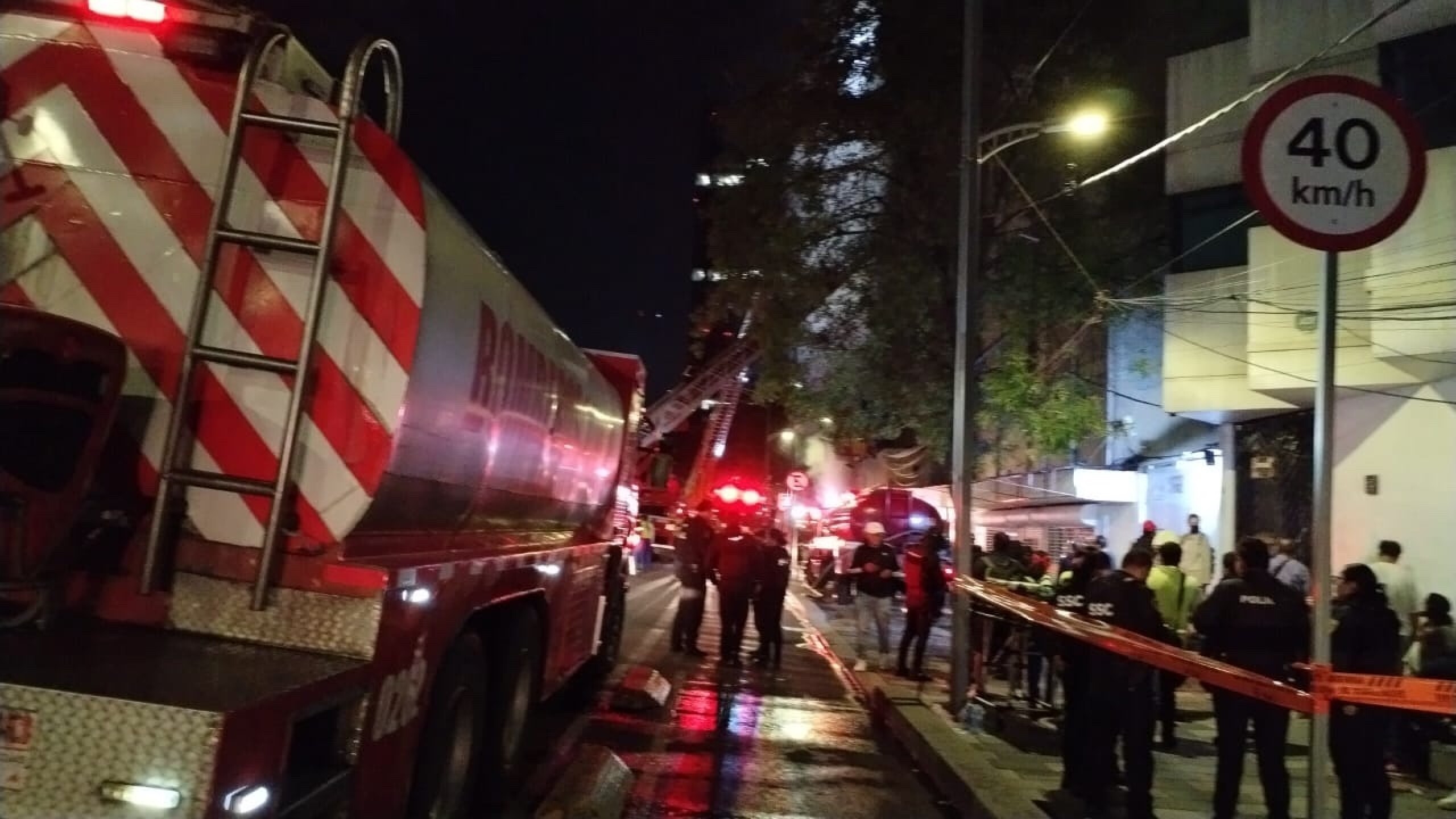 incendio-en-cdmx-se-quema-el-hotel-segovia-en-la-roma-norte