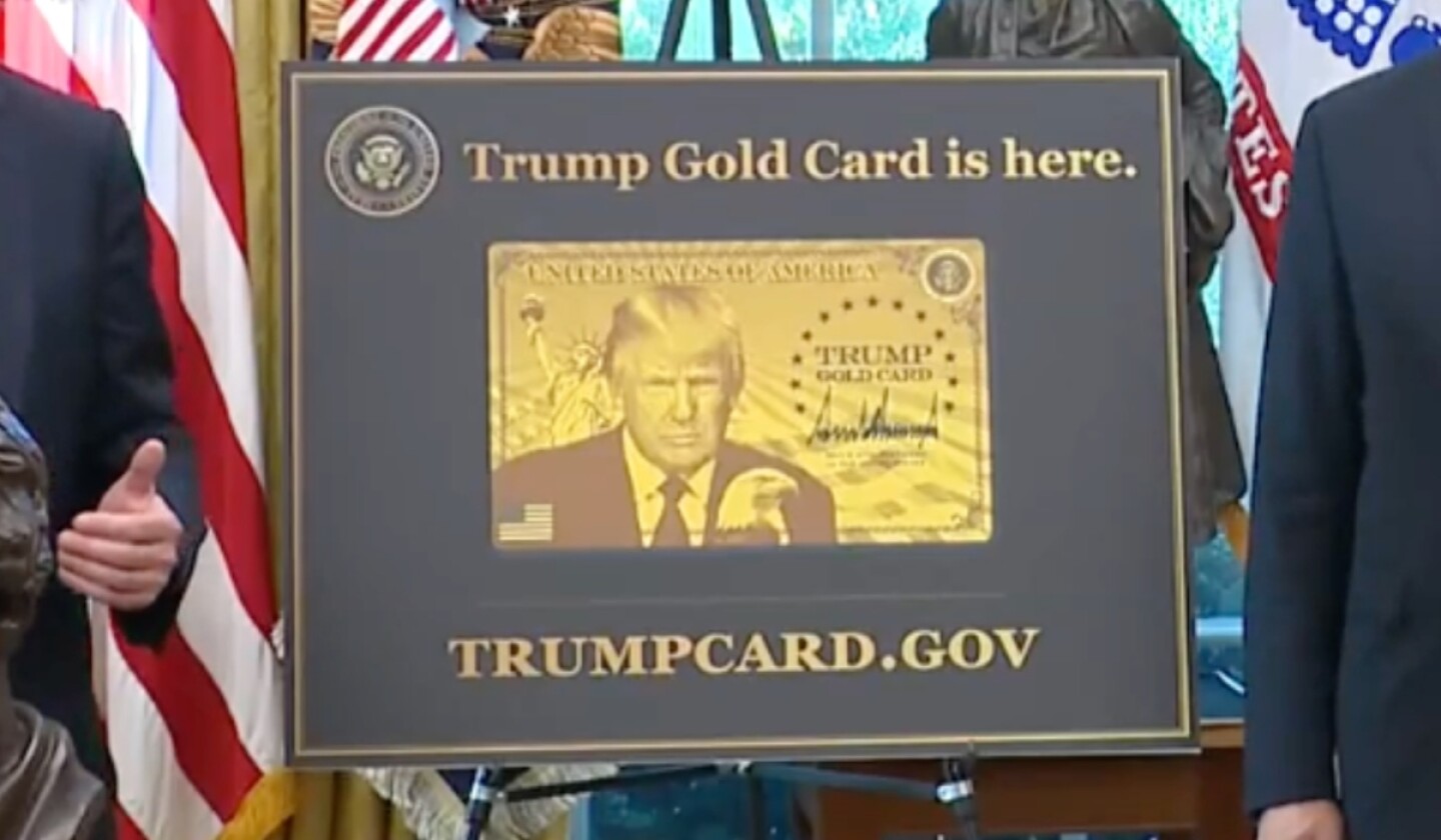 trump_tarjeta_dorada_01.jpg
