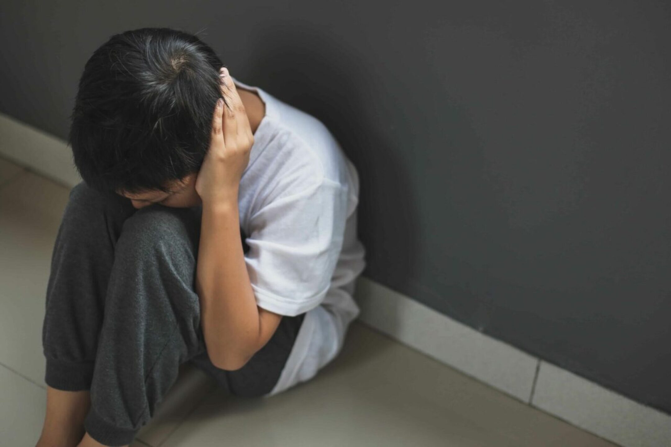 scared-and-depressed-child-2021-09-04-10-05-05-utc-1-1280x853