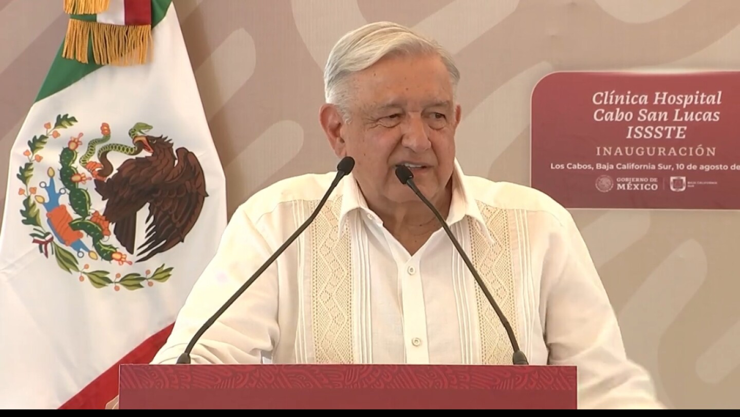Andrés Manuel López Obrador clínica-hospital del ISSSTE