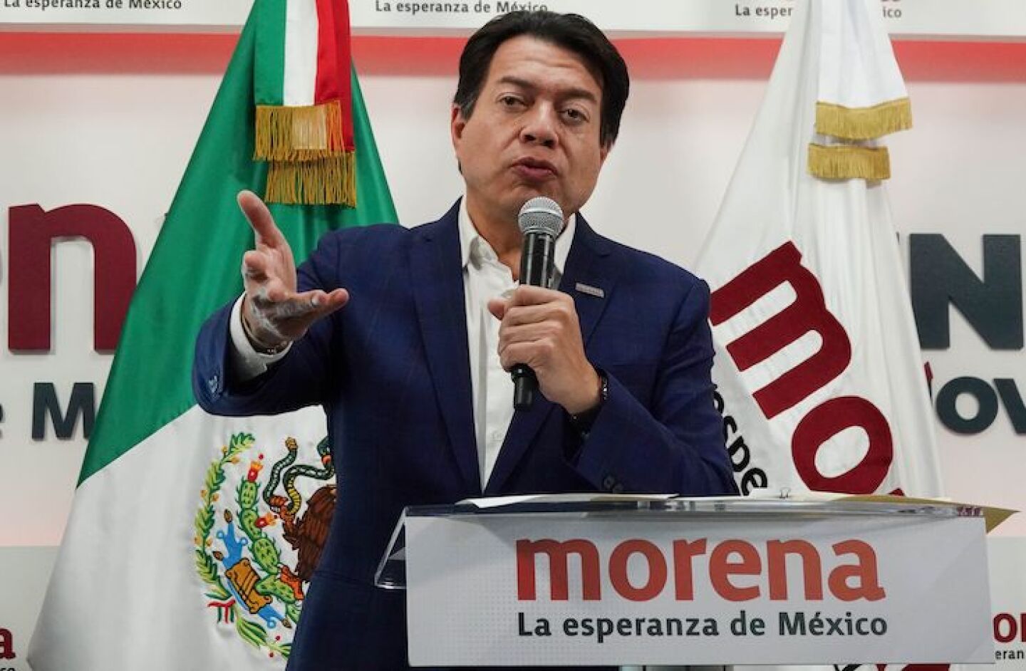 Mario Delgado durante la conferencia de prensa en que abordó las propuestas hechas por José Ángel Gurría y el tema de los espectaculares de las corcholatas de MORENA.