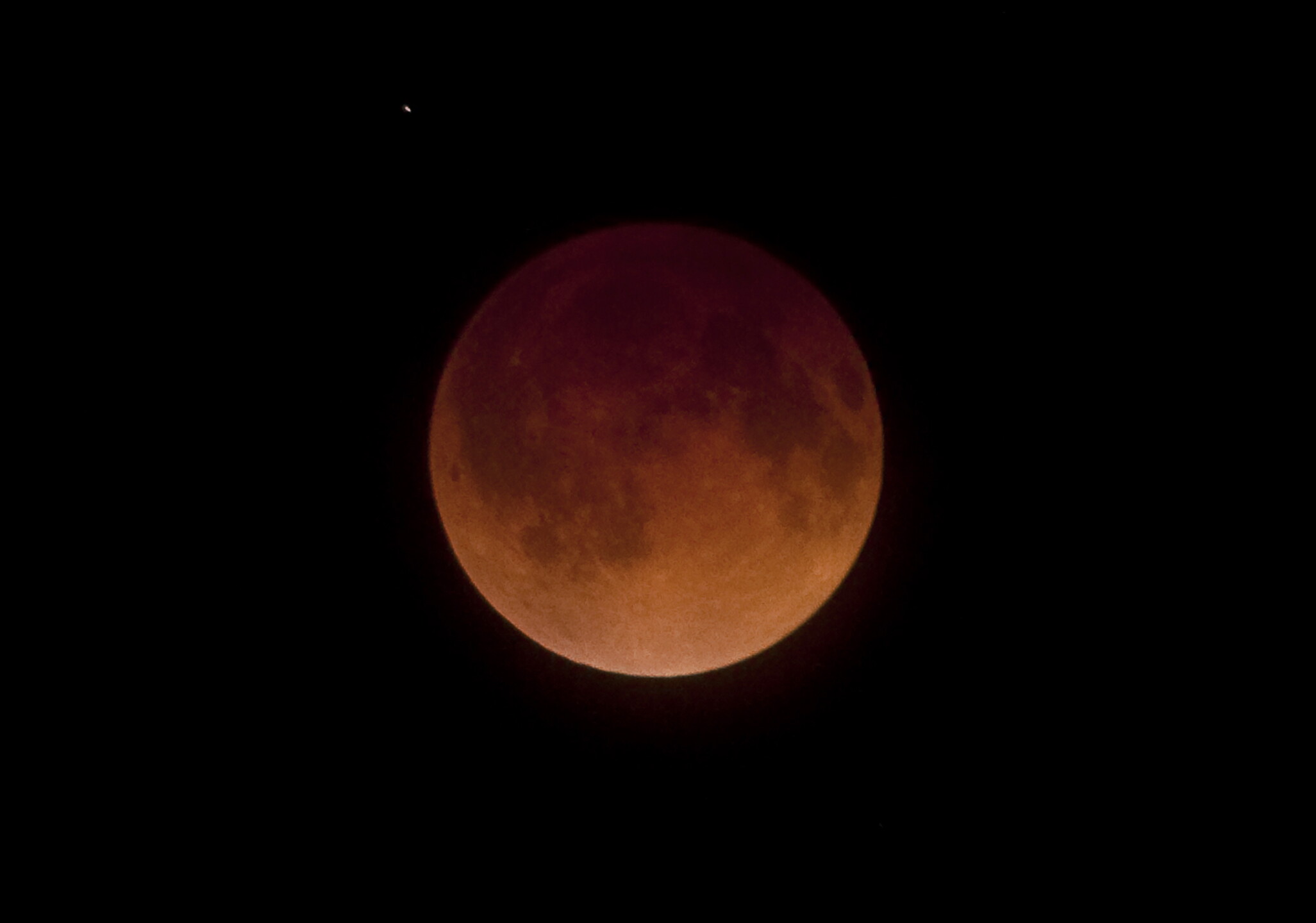 LUNA ROJA