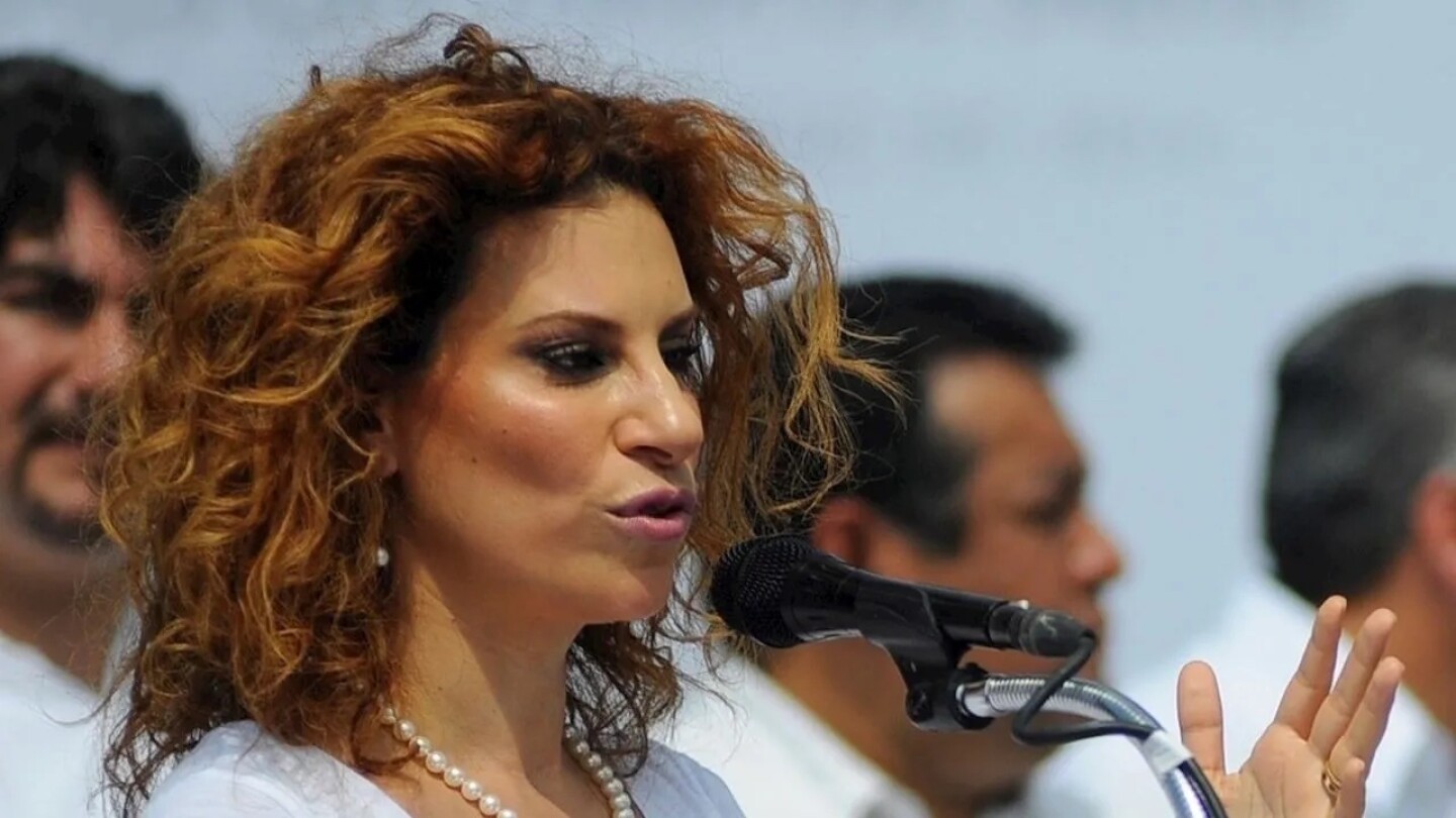 Karime Macías amparo