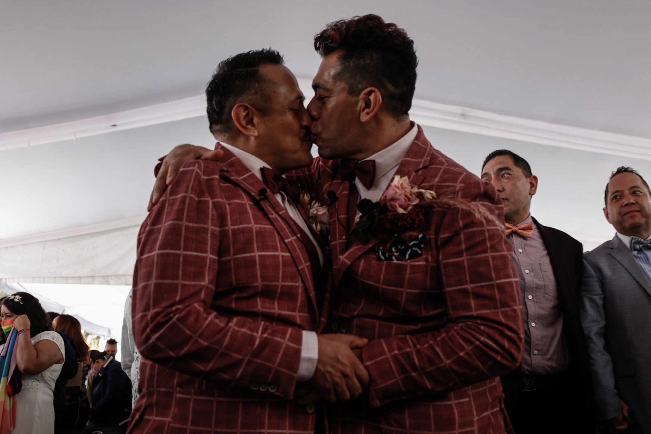 bodas-masivas-dia-internacional-del-orgullo-lgbt-cdmx-6