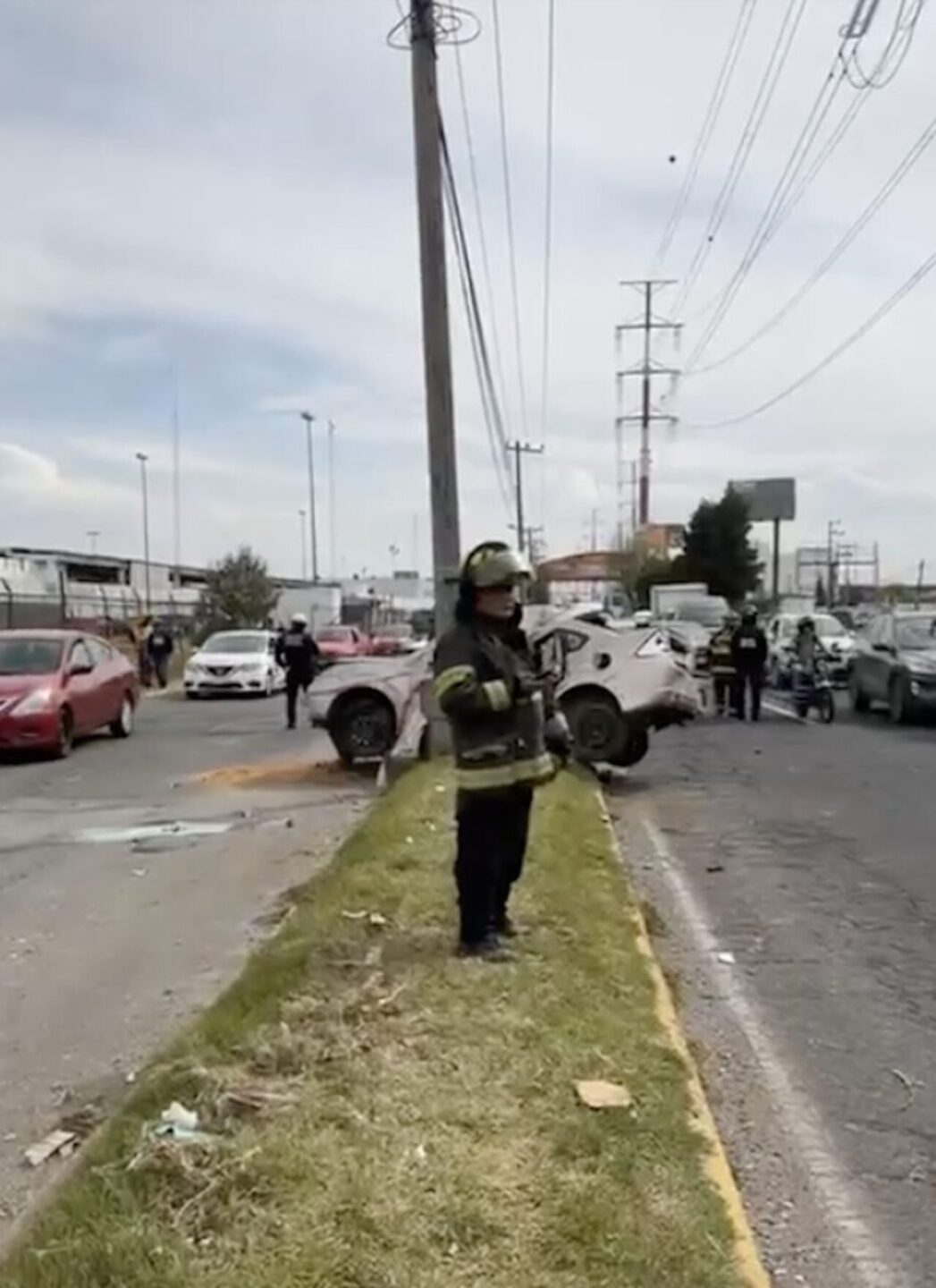 accidente-boulevard-aeropuerto-toluca-un-muerto-por-carambola-931x1280
