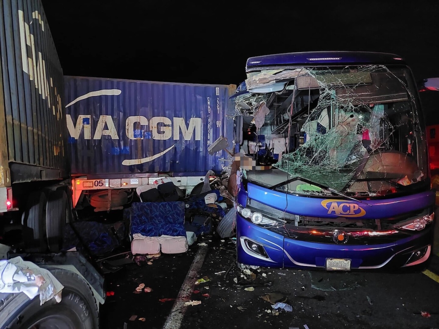 accidente-manzanillo-colima-muerto-en-choque-de-autobus-y-trailer
