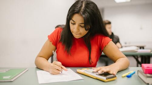 jovenes escribiendo el futuro 2022