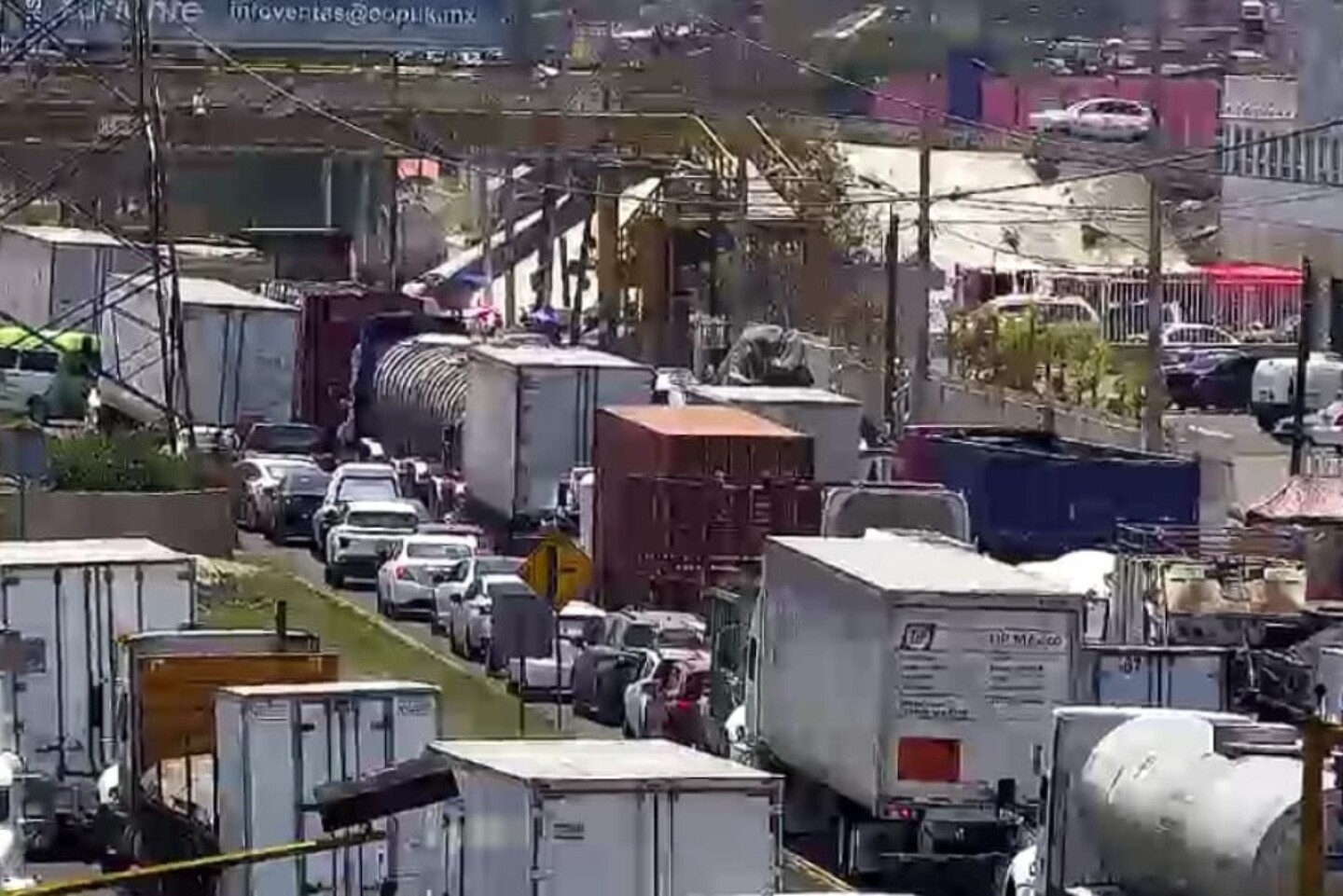 Bloqueo carretera Lechería-Texcoco