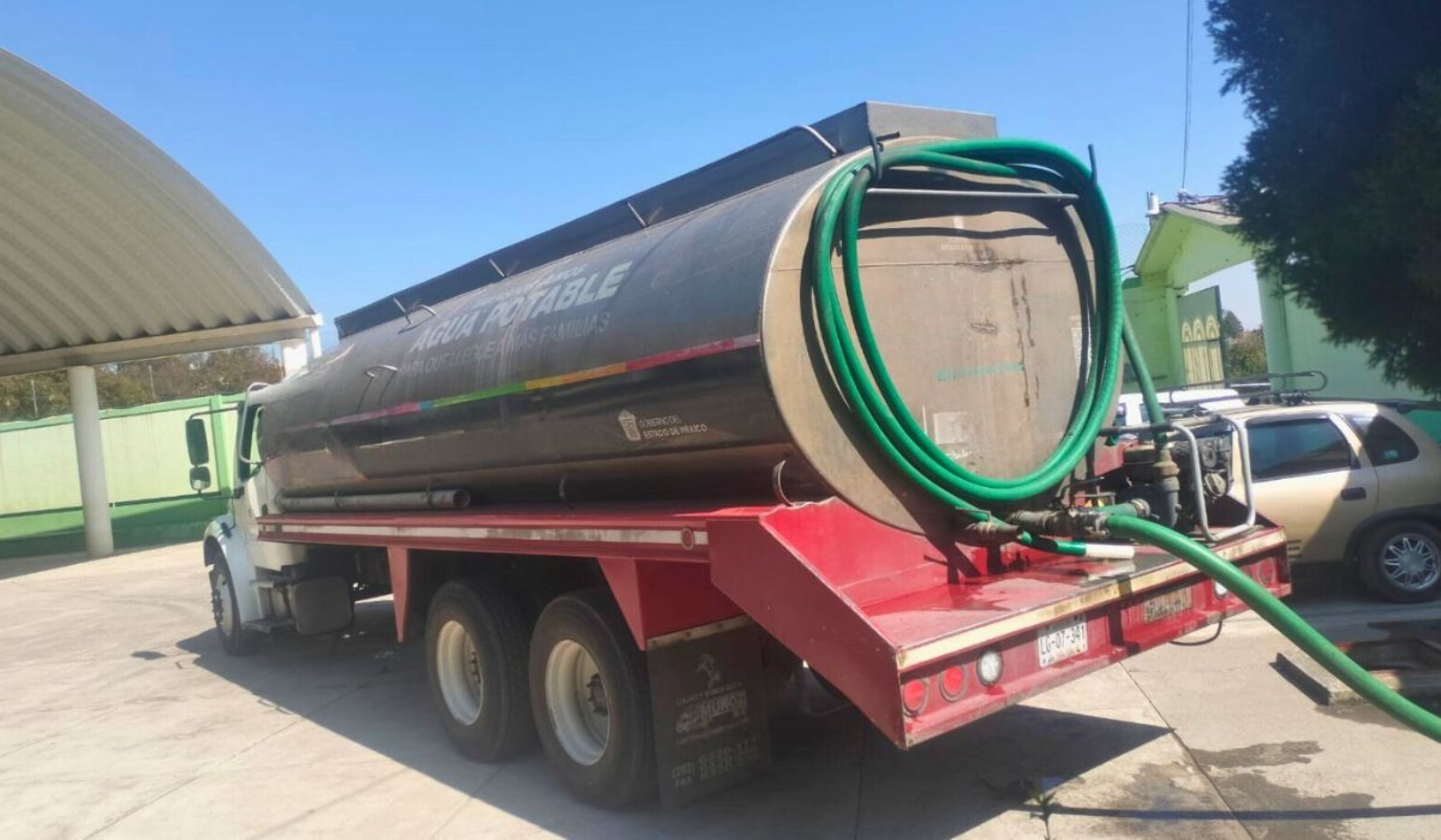 Pipas de agua potable Edomex.jpg