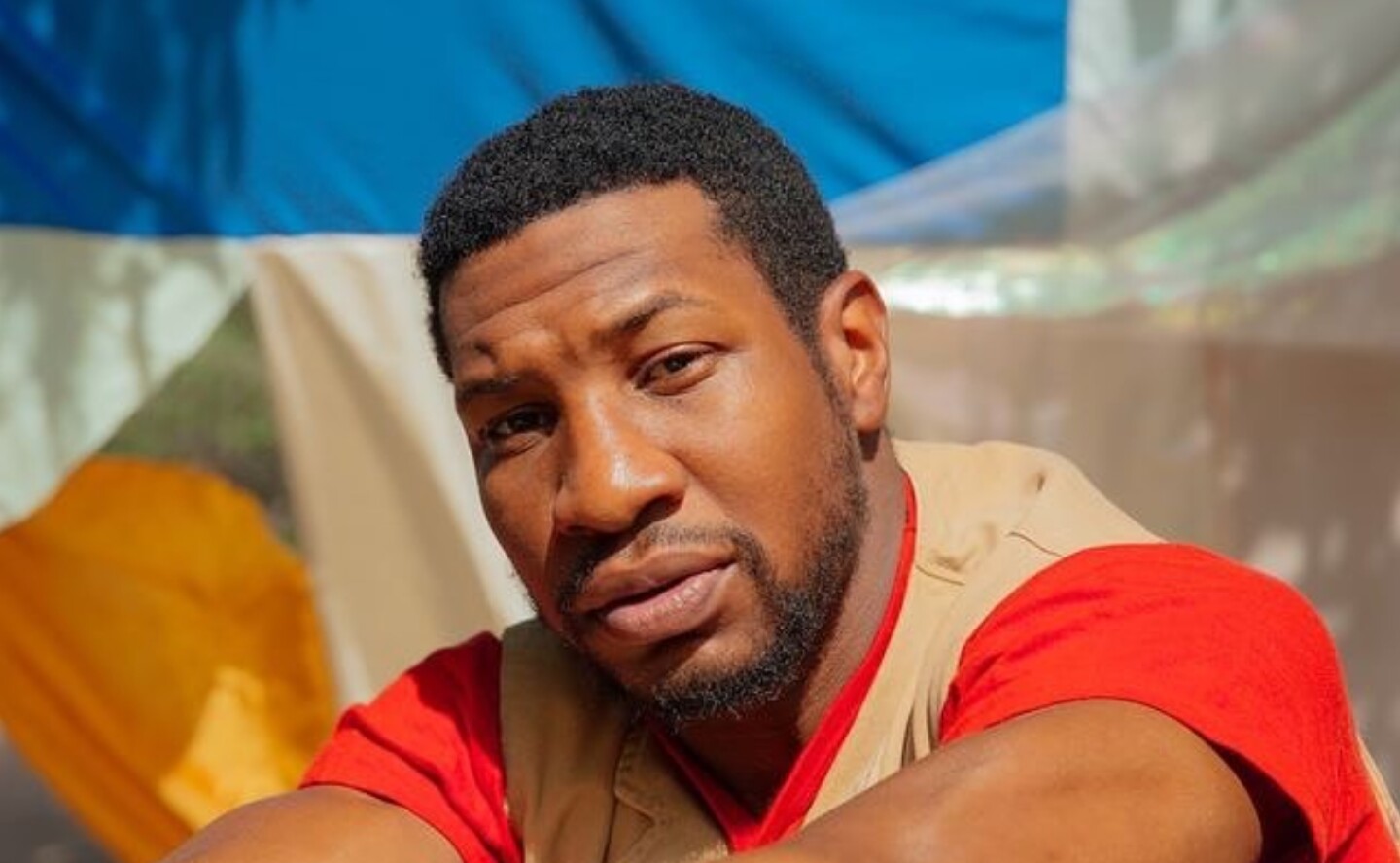 jonathan_majors_perdio_papeles_violencia_de_genero