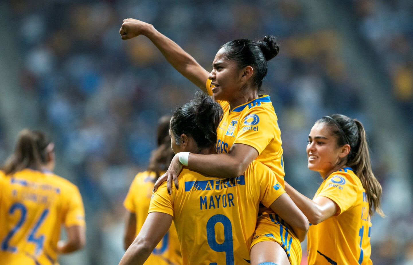 Las Tigres UANL vencen por 2-1 a las Rayadas y se adelantan en la semifinal