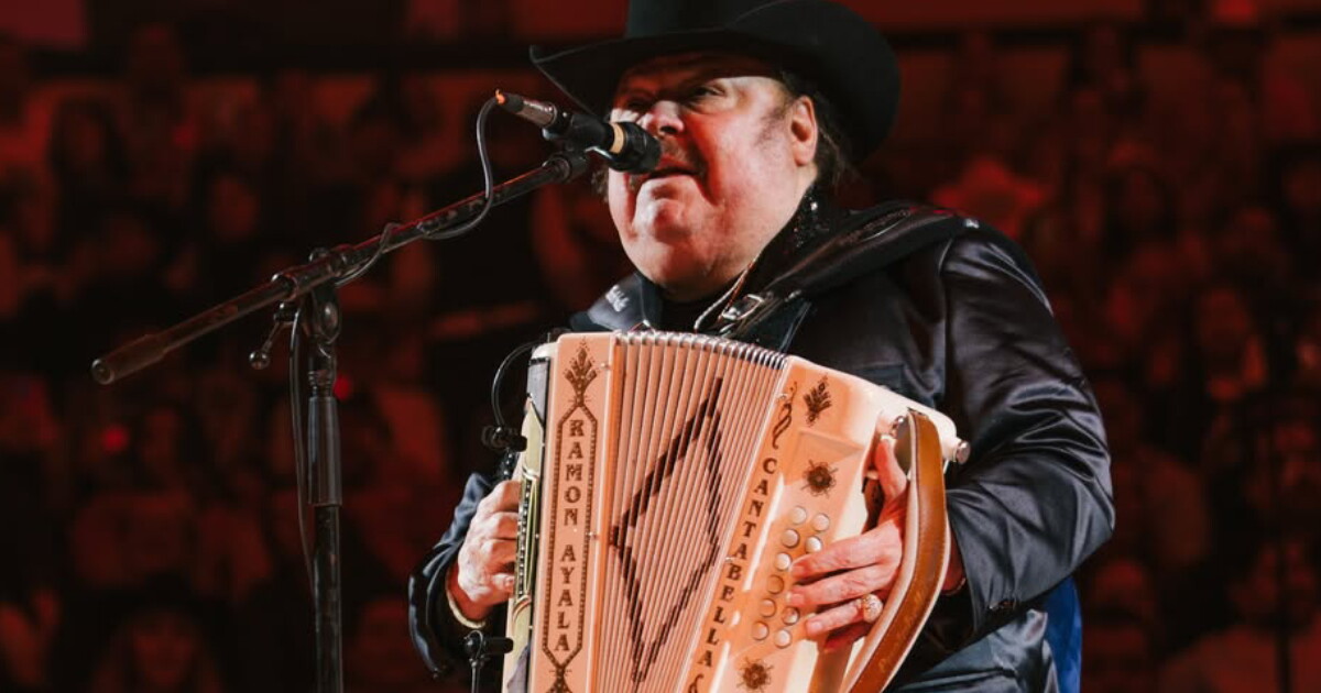 E Ramon Rey Demandan a Ramón Ayala Jr., hijo de 'El Rey del Acordeón', por ...
