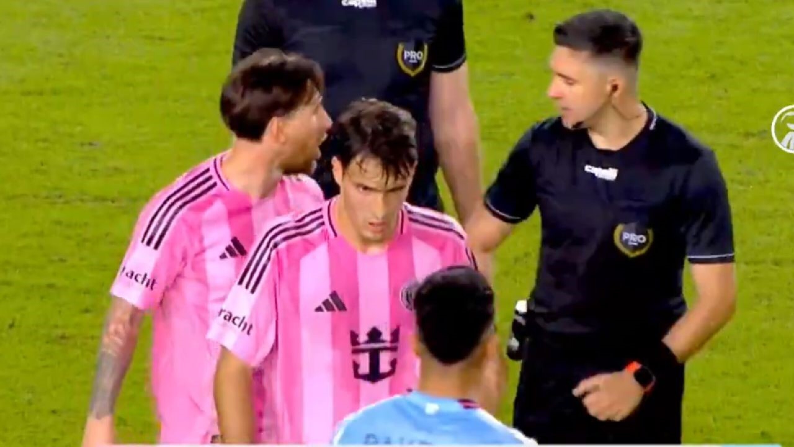 messi_arbitro.jpg