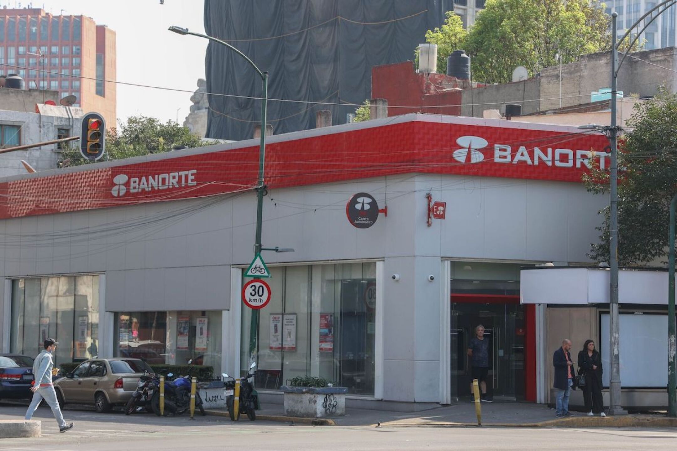 servicio de banco el 1 y 2 de noviembre