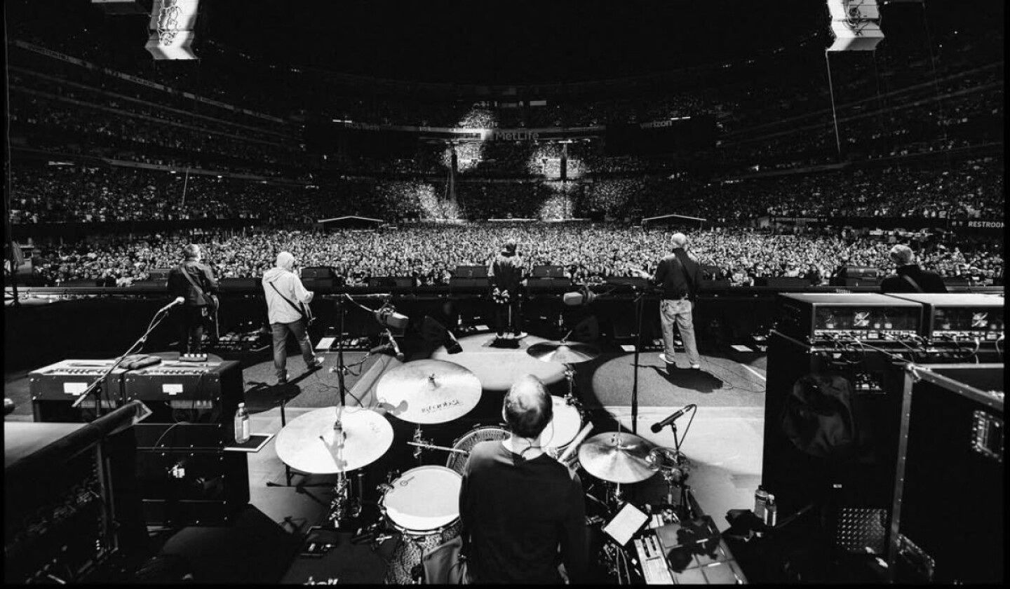 oasis-live-2025.jpg