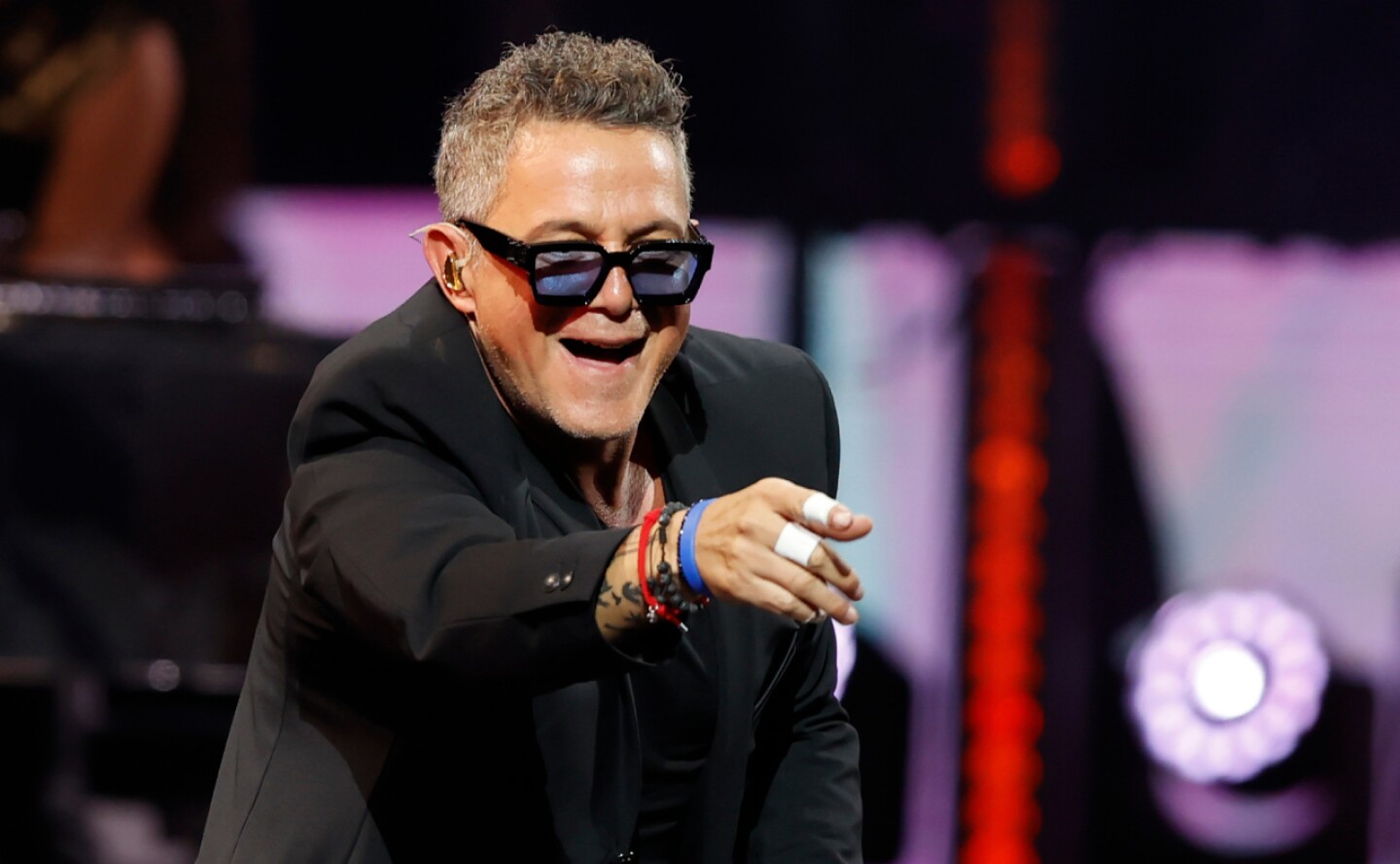 alejandro-sanz-billboard-efe