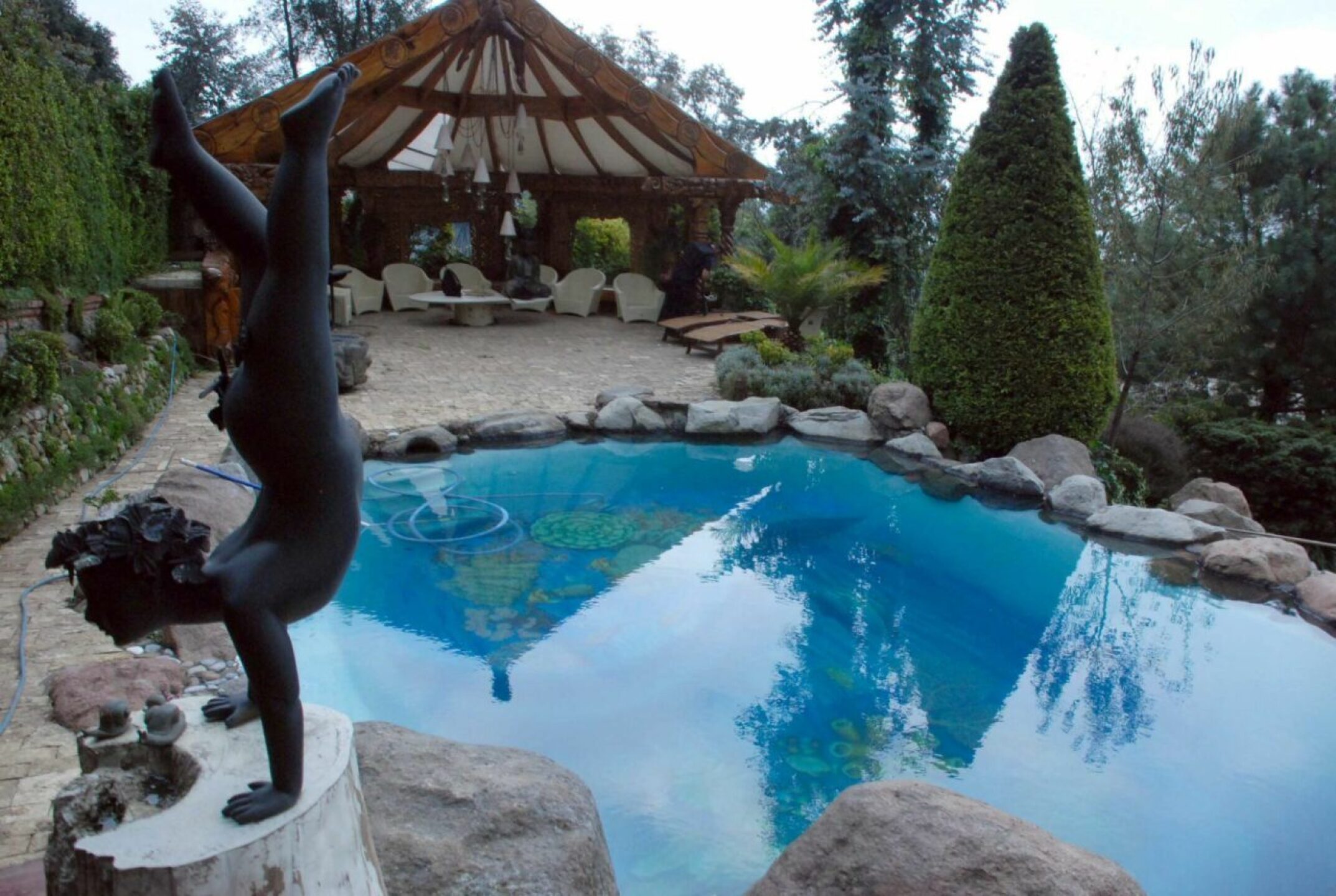 conejo-garcia-luna-mansion-desierto-de-los-leones-1280x859