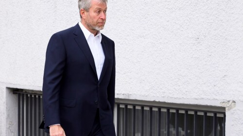 El Gobierno británico congela los activos de Abramovich, dueño del Chelsea
