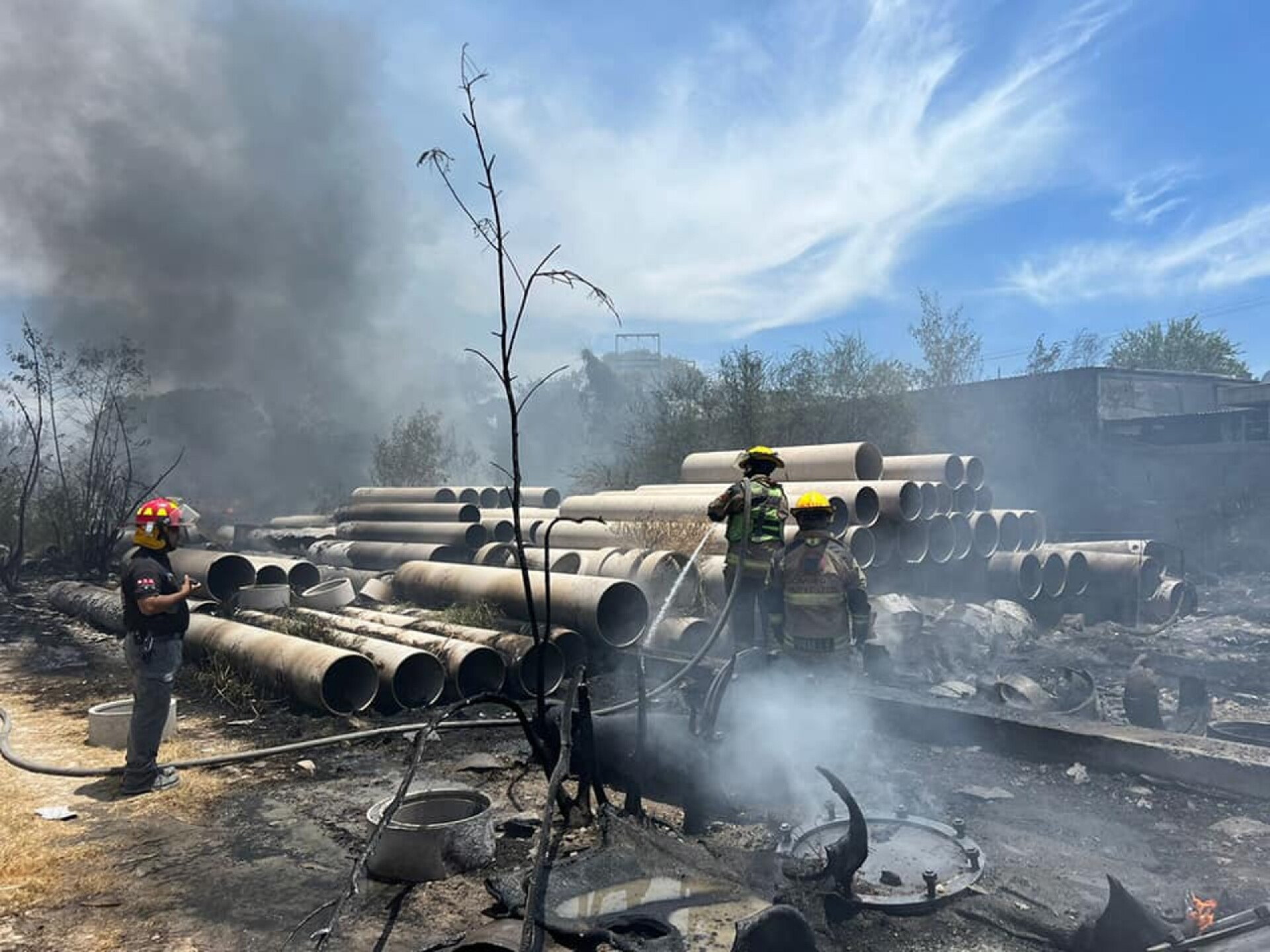 incendio-en-escobedo-en-area-de-servicios-de-agua-de-monterrey-2