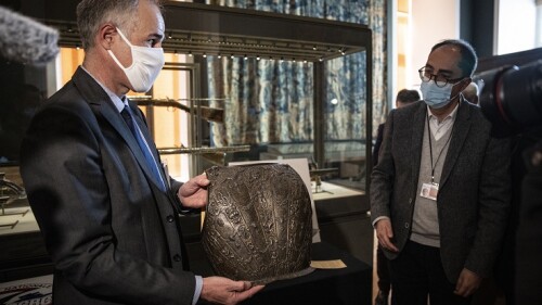 FRANCE-ART-MUSEUM-THEFT-POLICE-LOUVRE