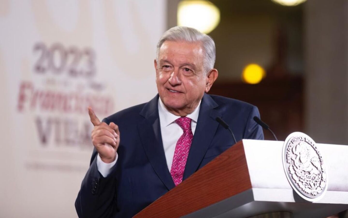 amlo_ken_salazar