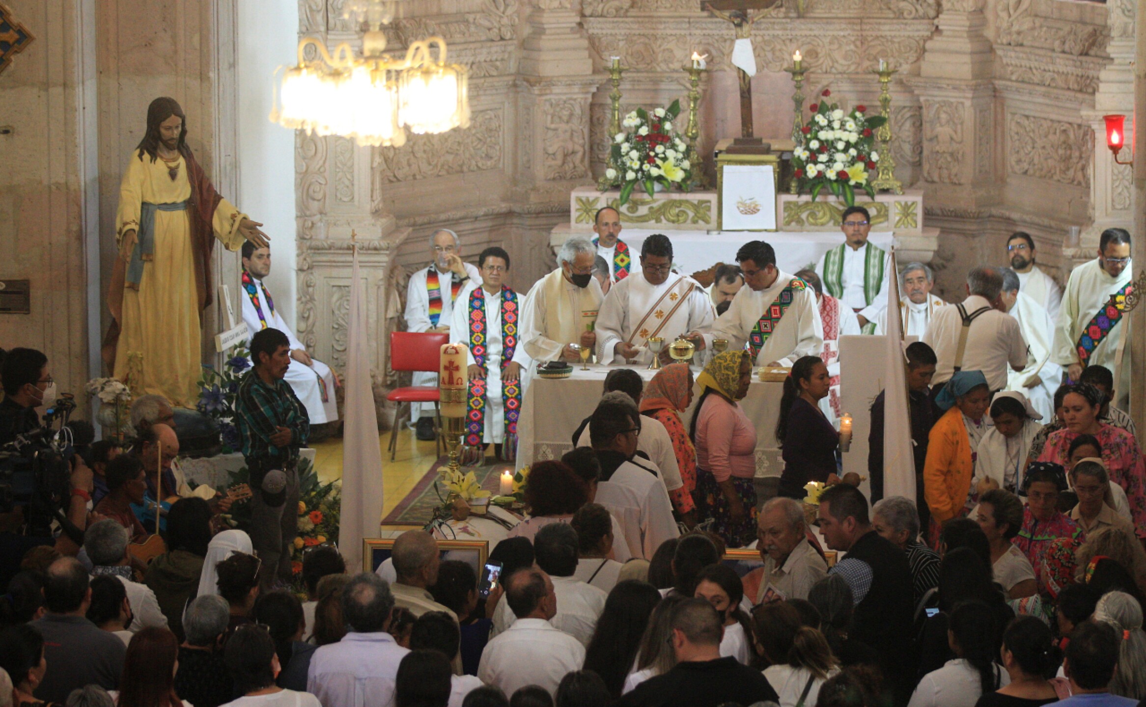 Medalla-Belisario-Dominguez-sacerdotes-efe