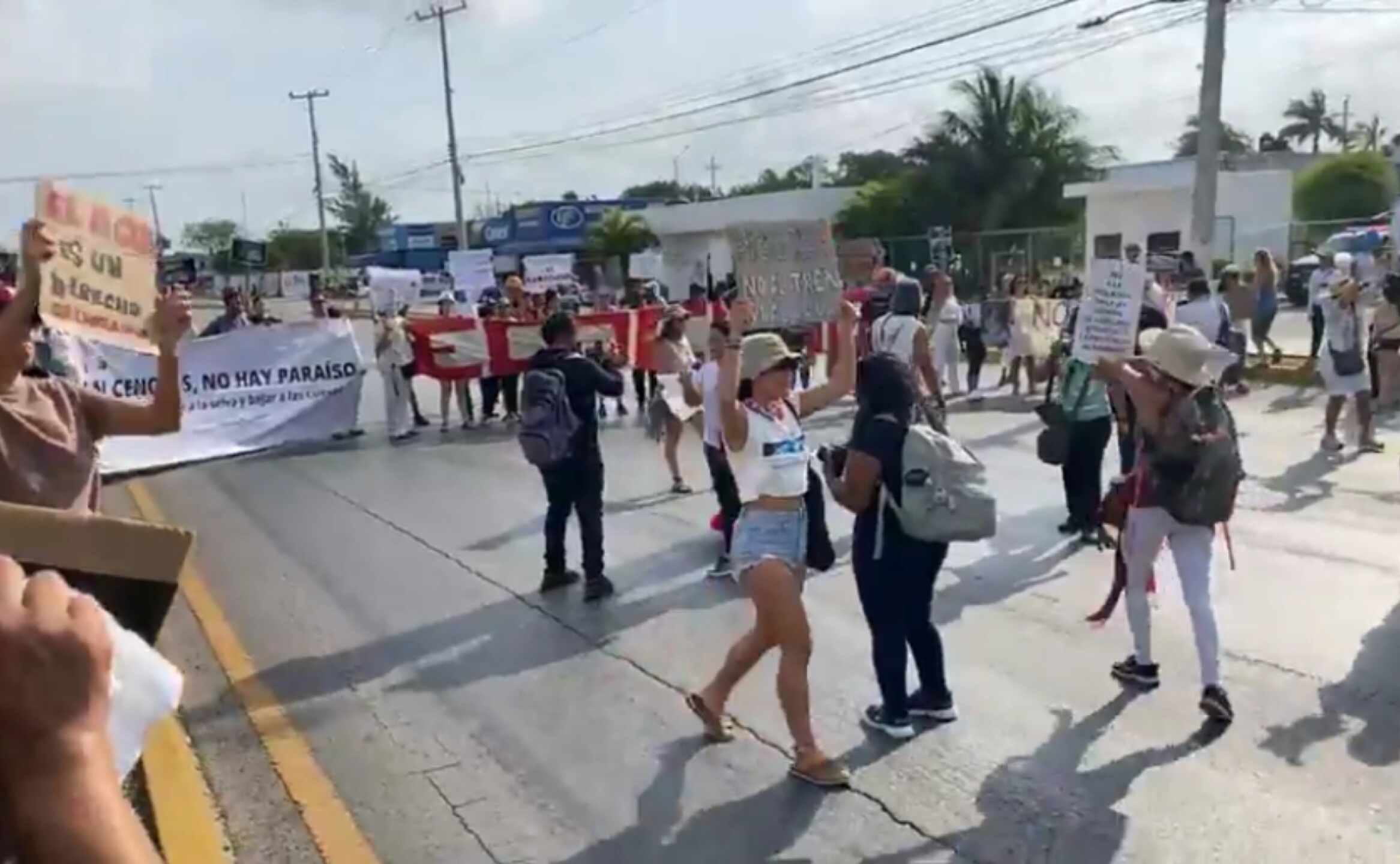 bloqueo-en-playa-del-carmen-tren-maya
