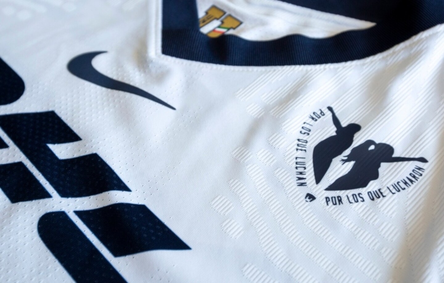 Pumas_camiseta_homenaje