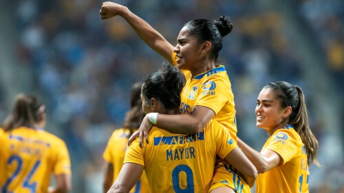 Las Tigres UANL vencen por 2-1 a las Rayadas y se adelantan en la semifinal