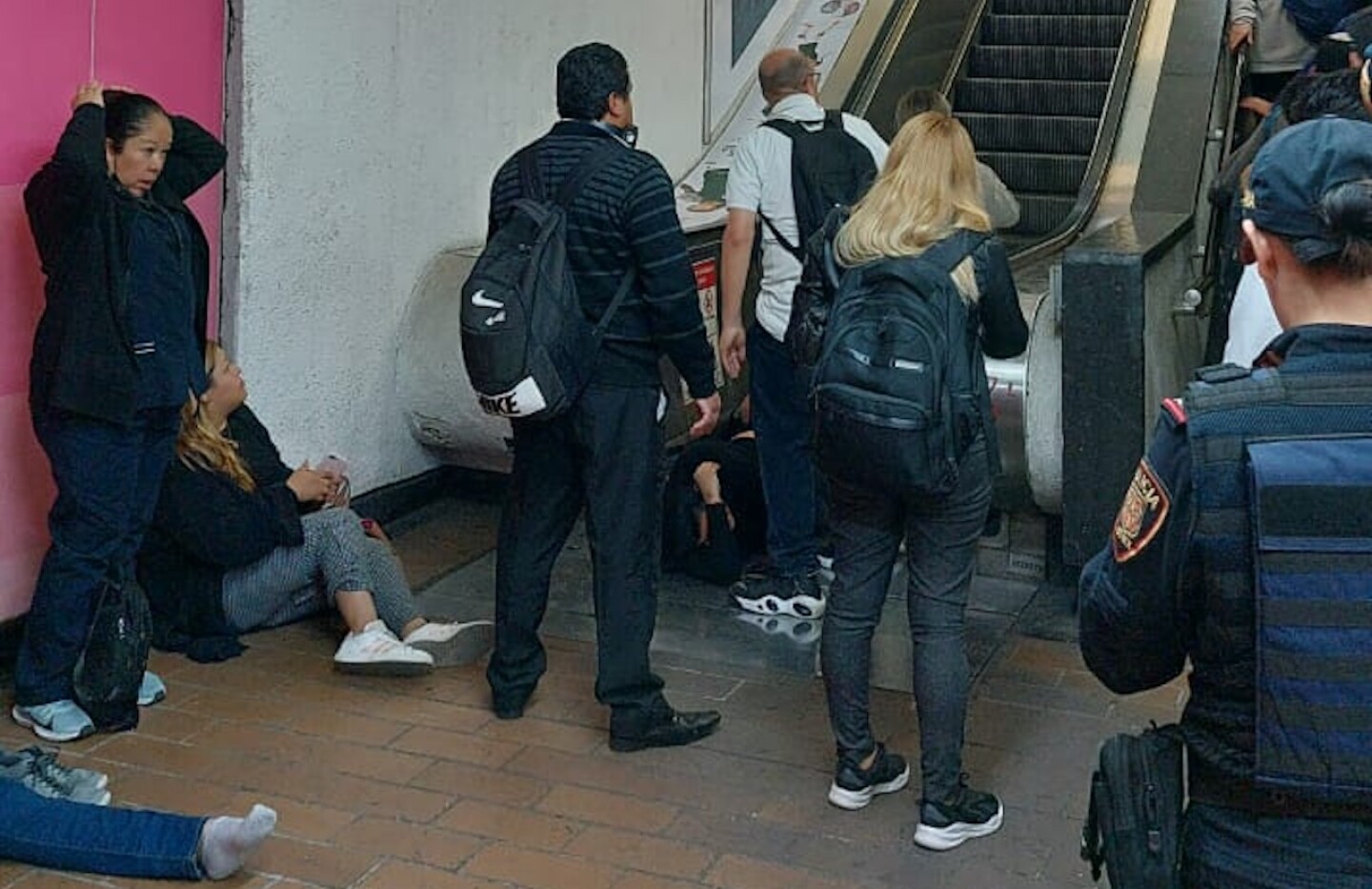 accidente-en-metro-polanco-hoy-falla-en-escaleras-provoca-caidas