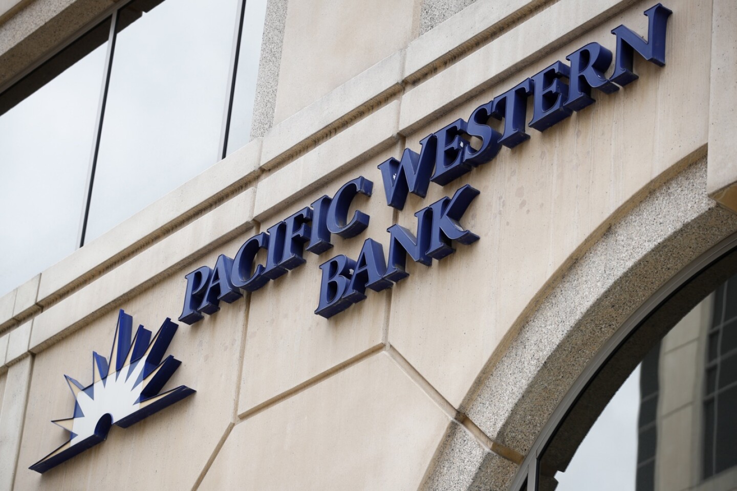 PacWest vende una cartera de préstamos de 3.500 millones de dólares