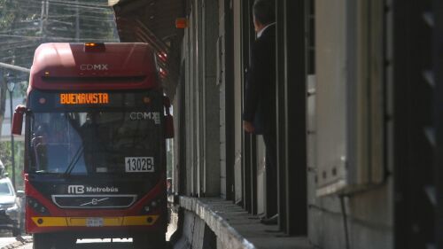 Metrobús extenderá su horario hasta las 3:00 de la mañana por Día de Reyes.