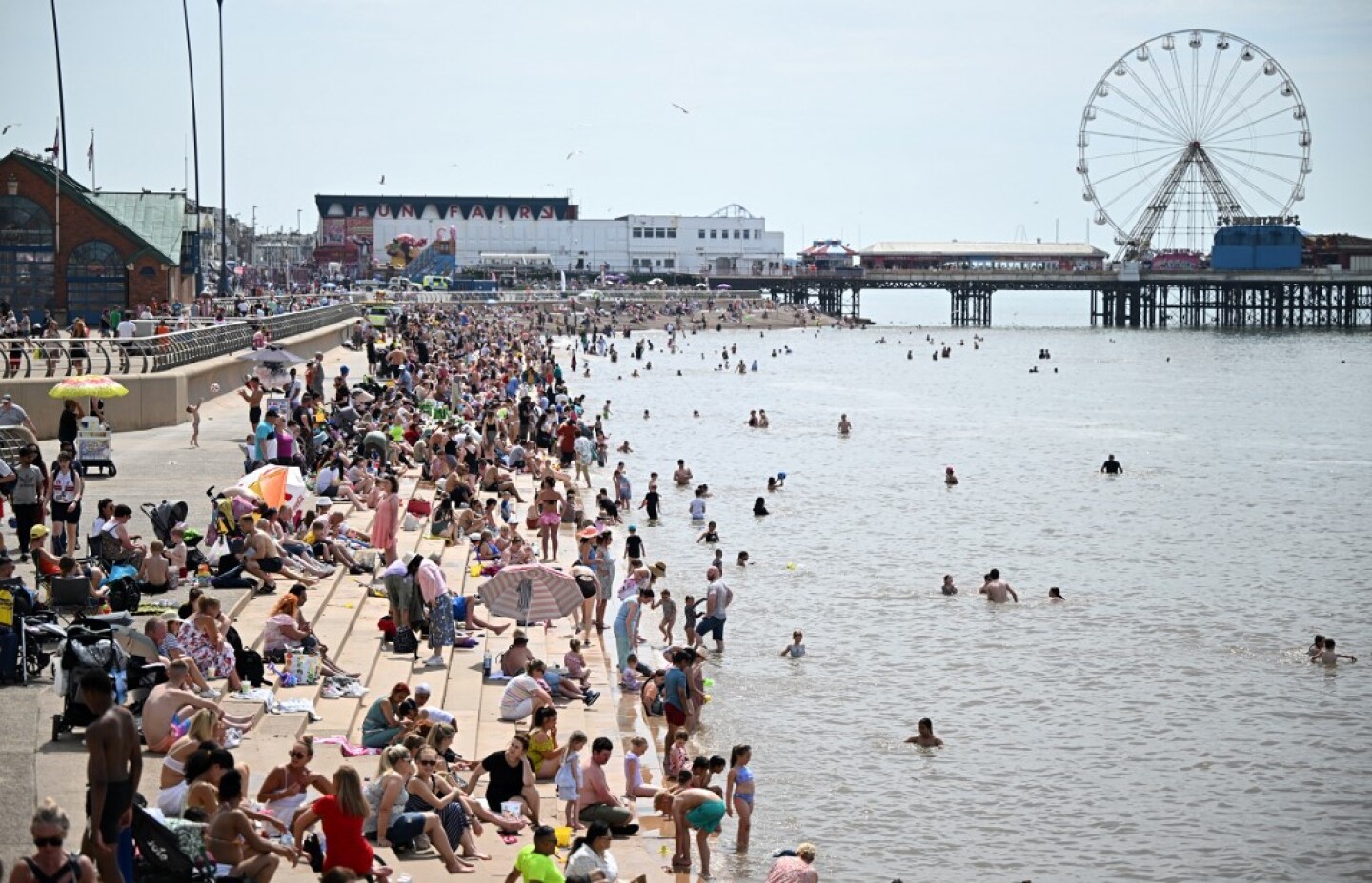 BRITAIN-EUROPE-CLIMATE-WEATHER-HEAT