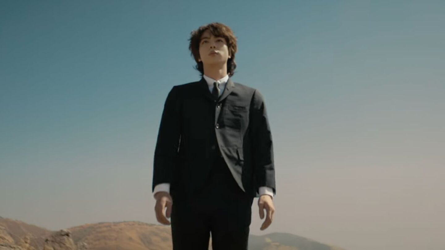 Jin lanza The Astronaut