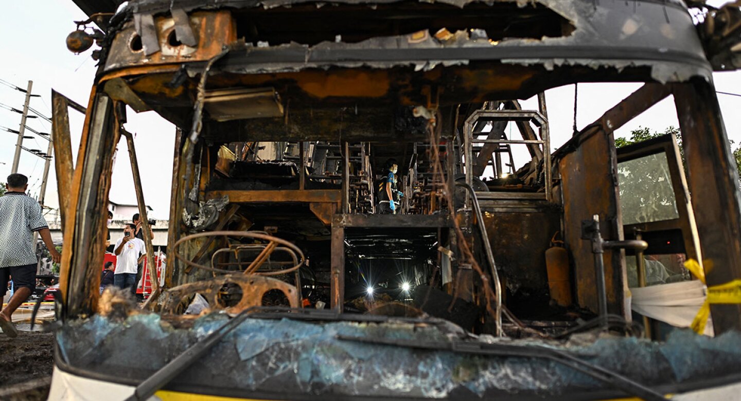 Incendio-de-autobús-en-tailandia.jpg